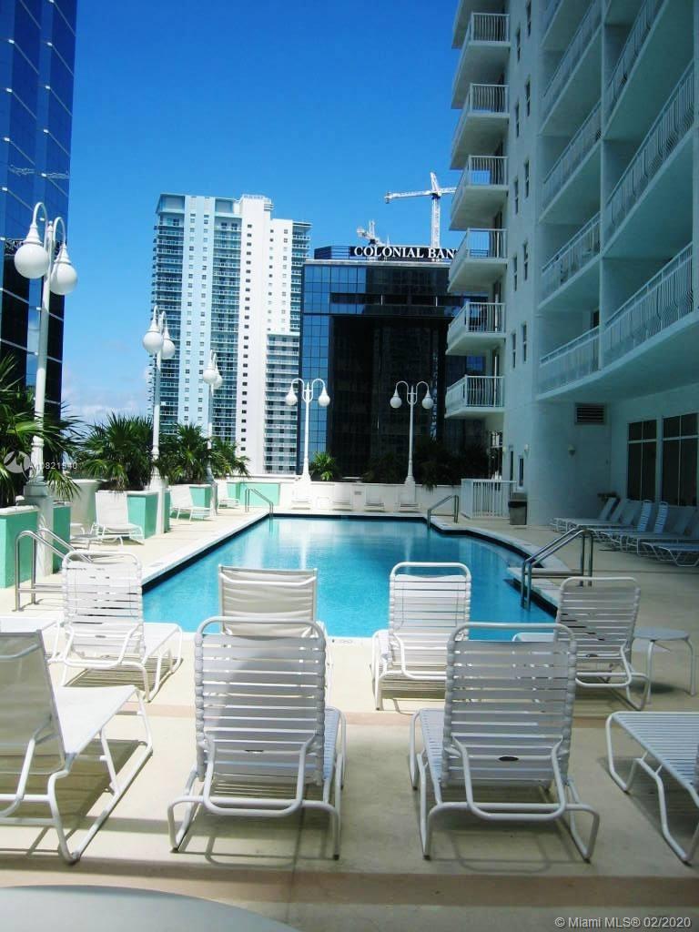 1200 Brickell Bay Dr #2515, Miami, FL 33131