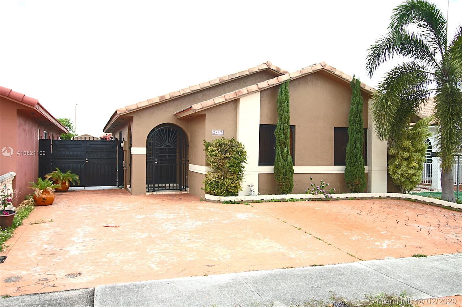 2847 W 73rd St, Hialeah, FL 33018