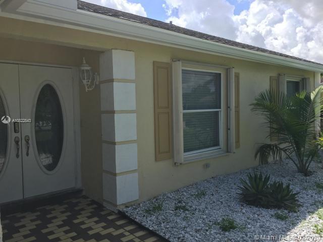 Boynton Beach, FL 33472,8098 W Rose Marie Ave W