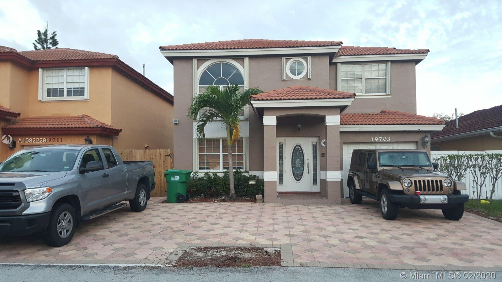 19703 NW 84th Pl, Hialeah, FL 33015