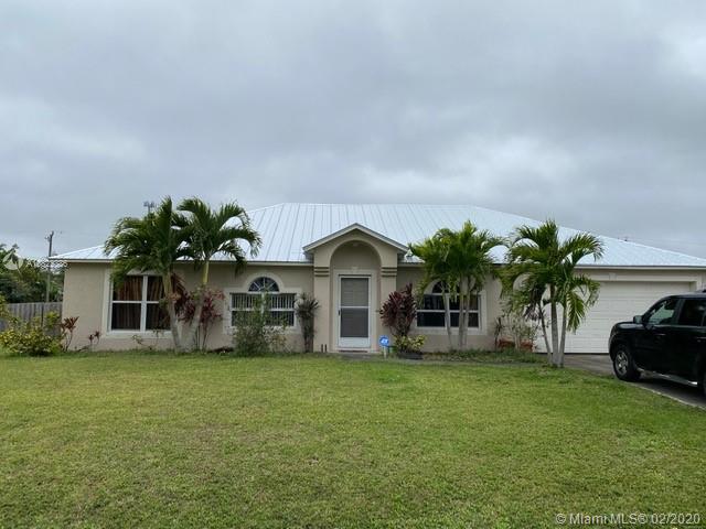 2062 SW Larchmont Ln, Port St. Lucie, FL 34984