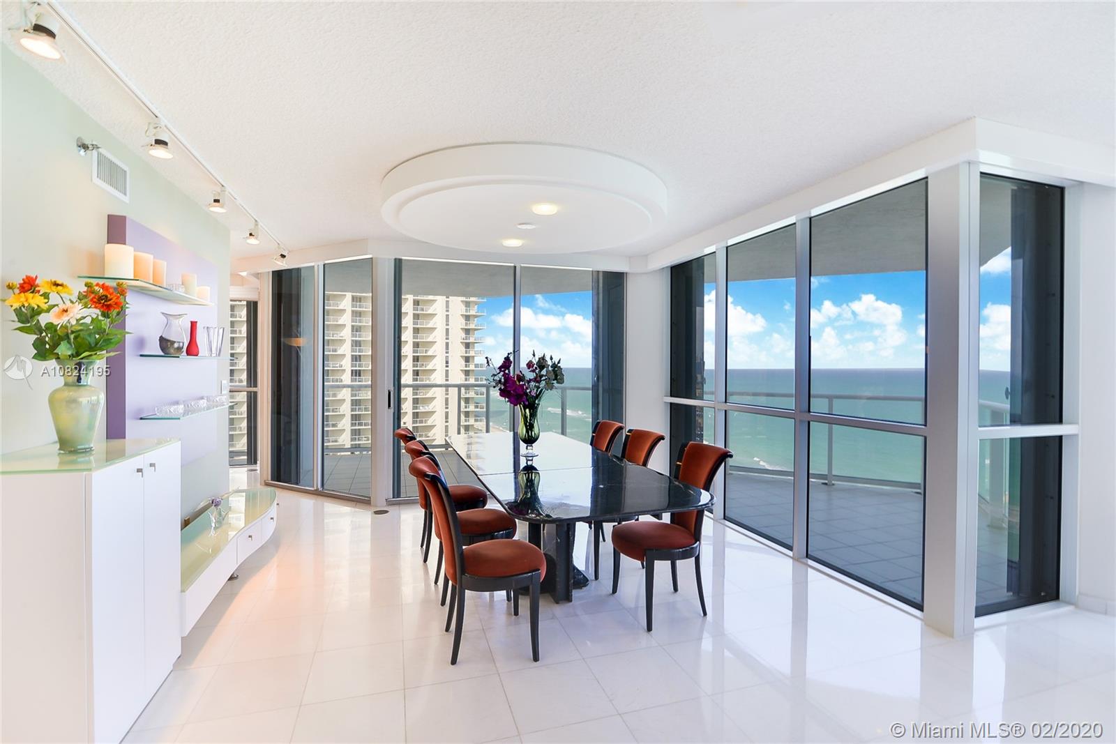 Sunny Isles Beach, FL 33160,16485 Collins Ave #1836