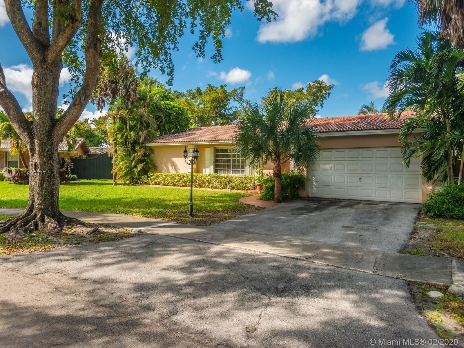 6741 Stonehaven Rd, Miami Lakes, FL 33014