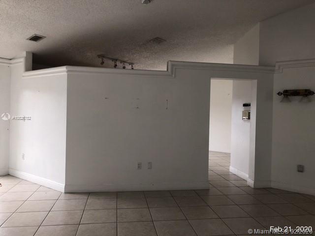 Miami, FL 33193,15868 SW 74th Ln