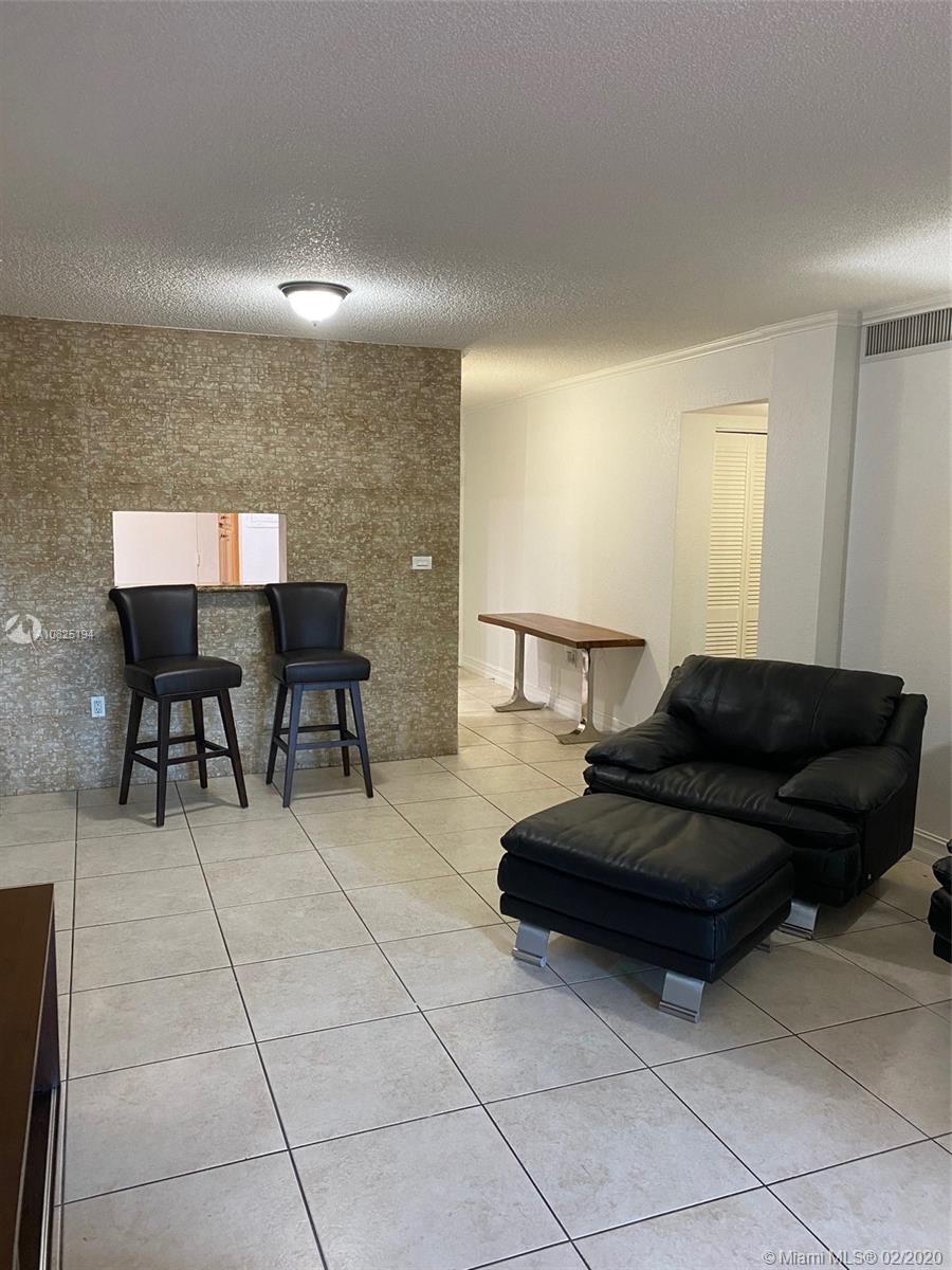 Pinecrest, FL 33156,6902 N Kendall Dr #E101