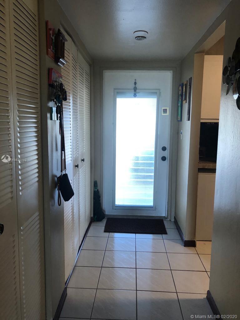 9370 Sunrise Lakes Blvd #104, Sunrise, FL 33322