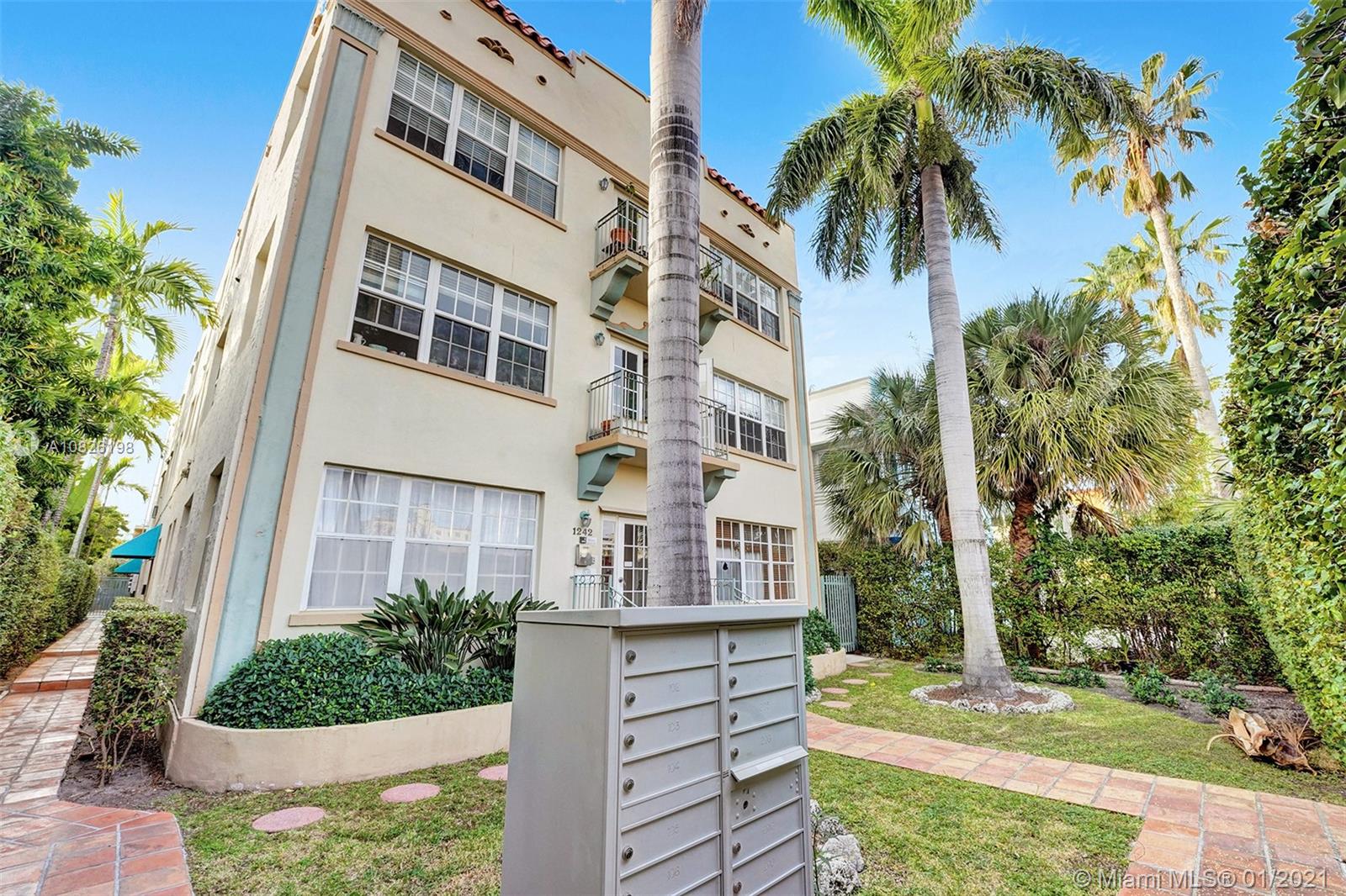 Miami Beach, FL 33139,1242 Drexel Ave #210