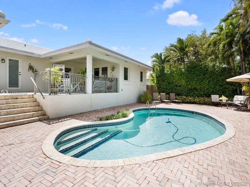 Key Biscayne, FL 33149,315 W Heather Dr