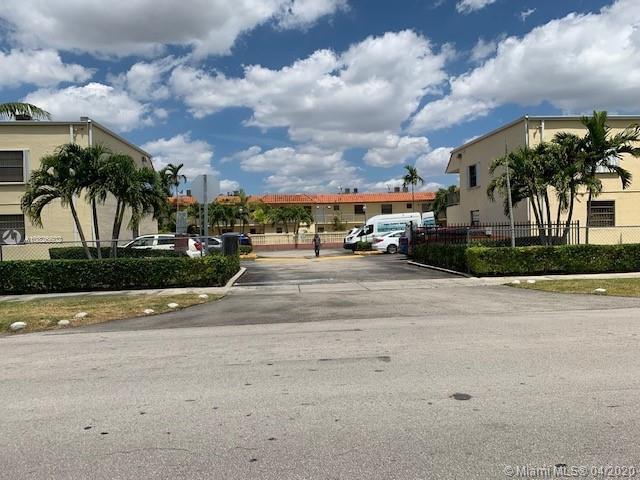 8701 SW 12th St #11, Miami, FL 33174