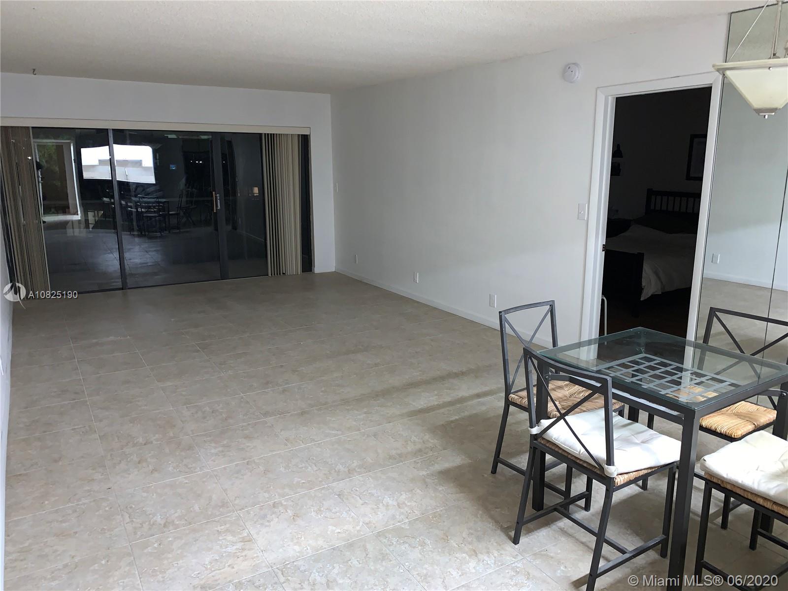 Weston, FL 33326,210 Lakeview Dr #309