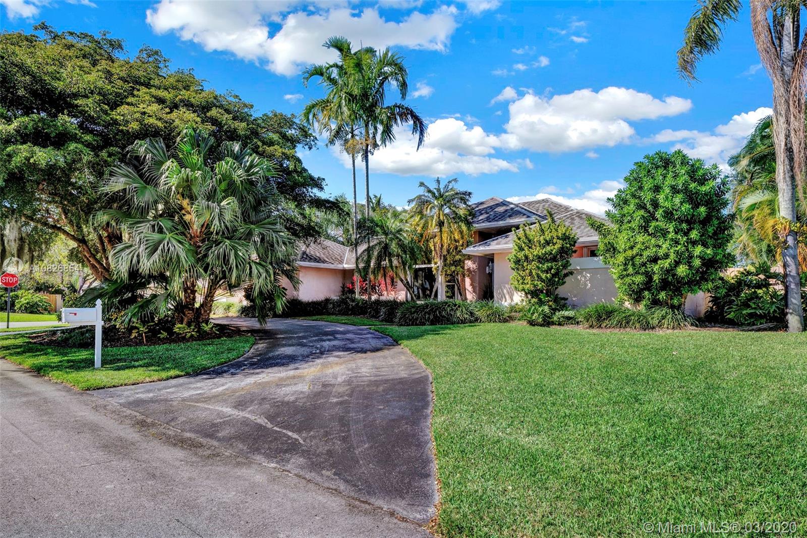 Palmetto Bay, FL 33157,8281 SW 180th St