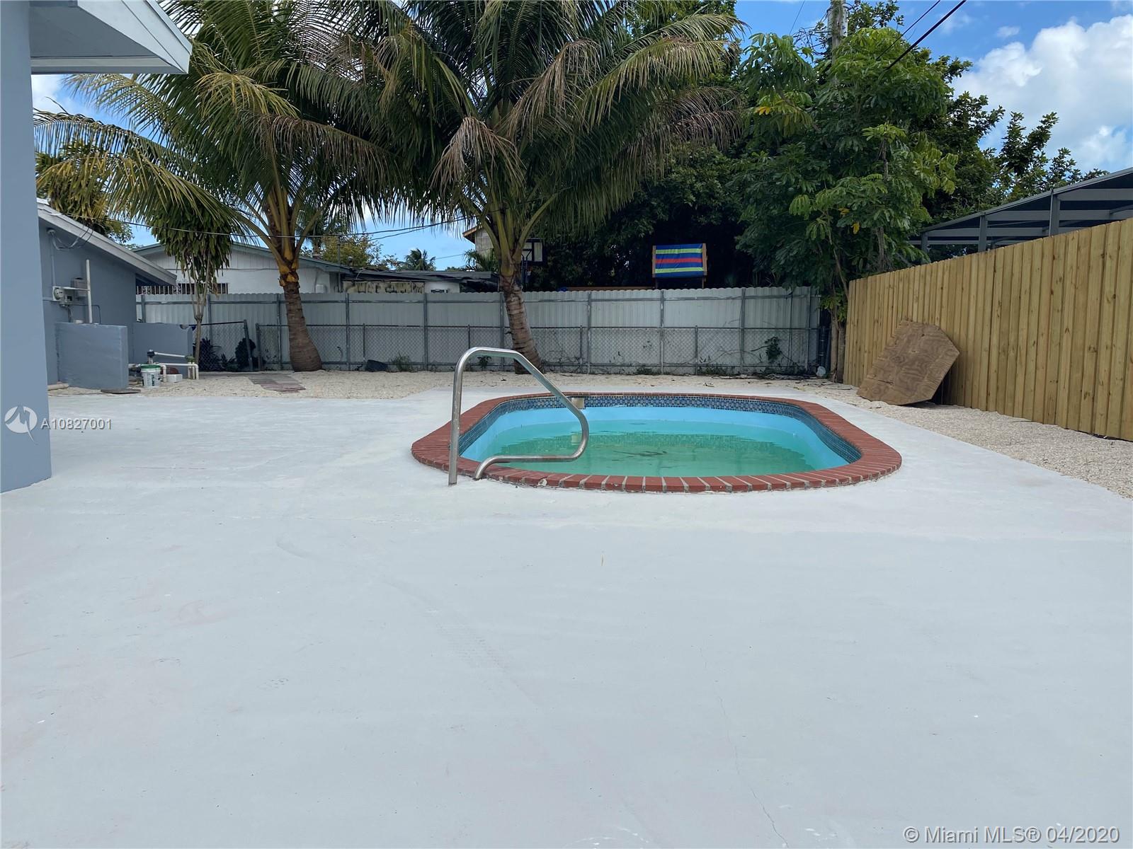 North Miami Beach, FL 33162,460 NE 178th St