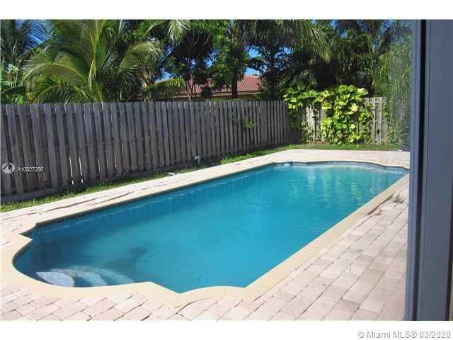 2106 NE 40th Ave, Homestead, FL 33033