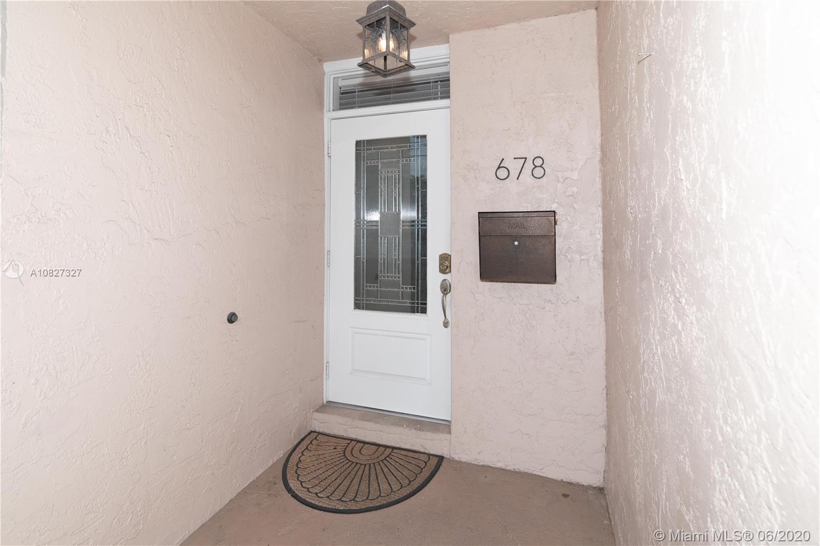 Wilton Manors, FL 33305,678 Kensington Pl #1B