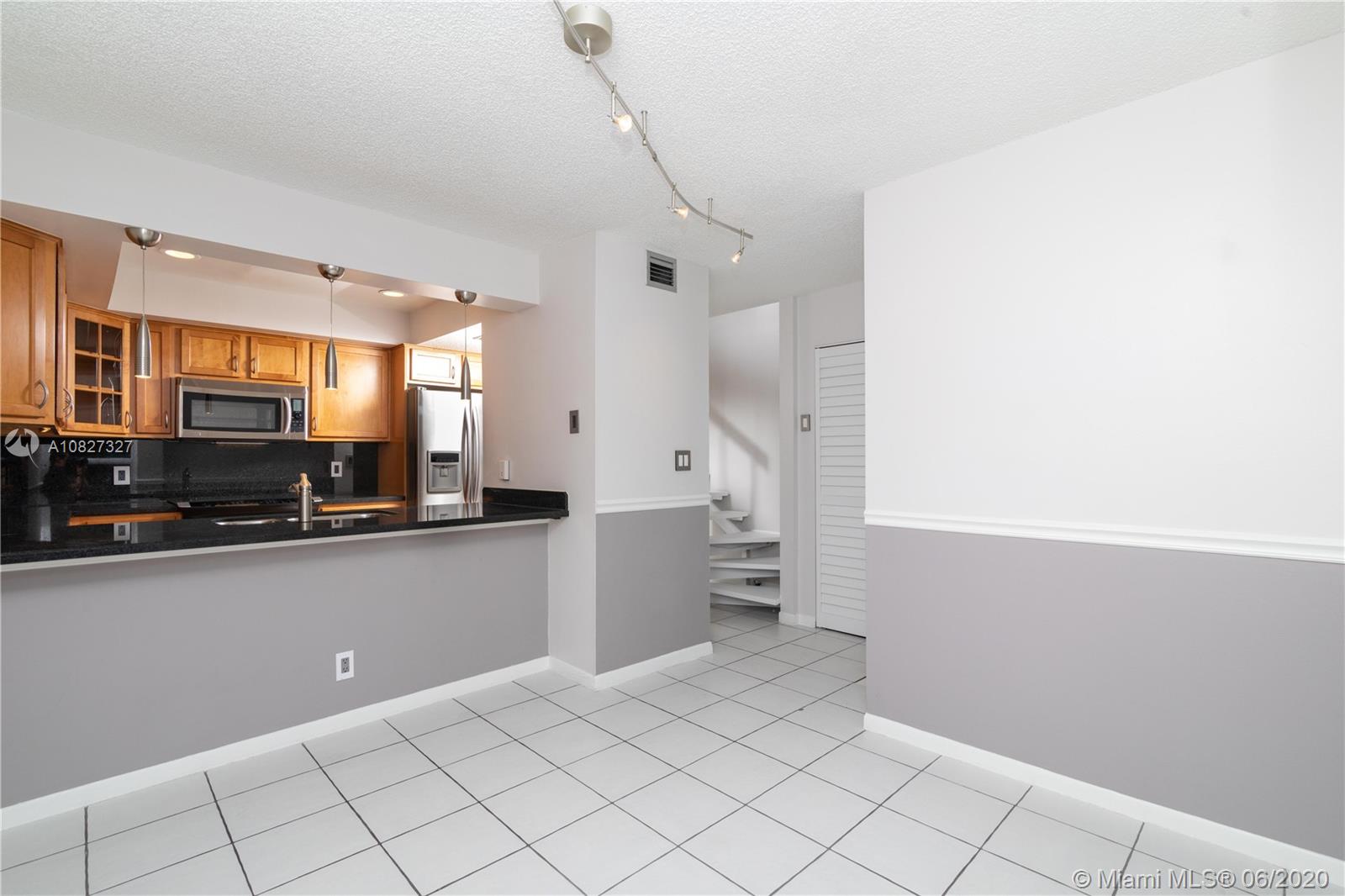 Wilton Manors, FL 33305,678 Kensington Pl #1B