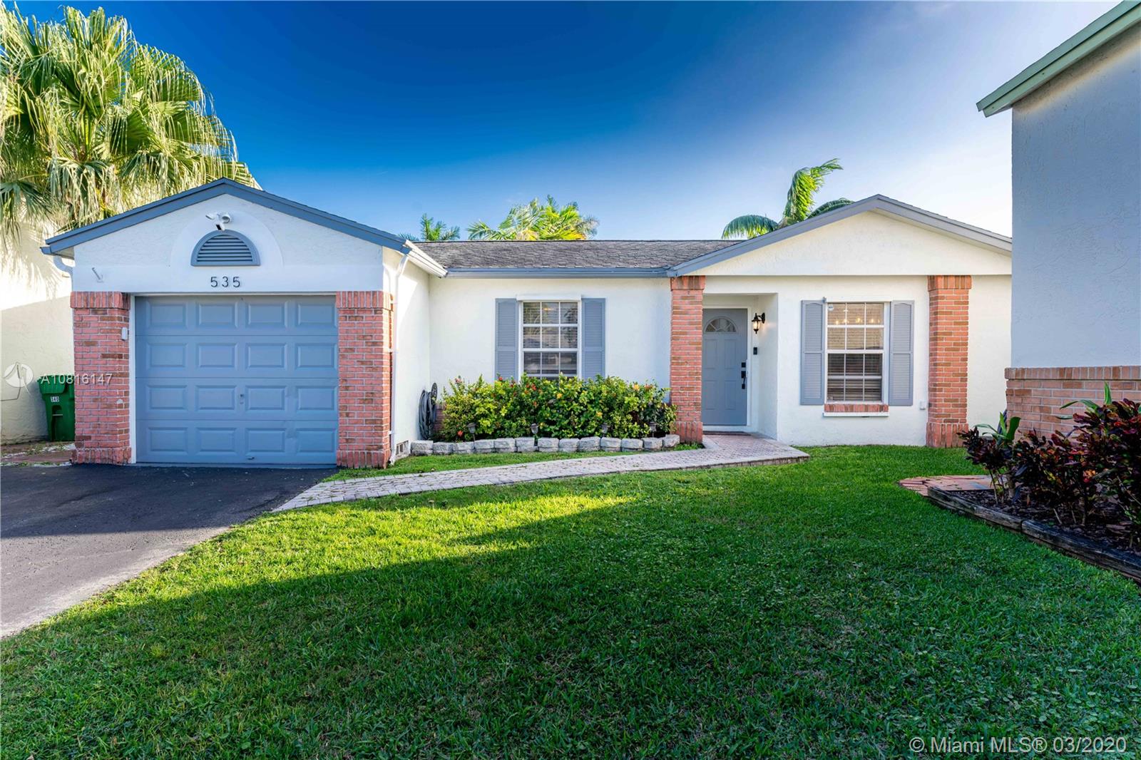 535 Radford Ter, Davie, FL 33325