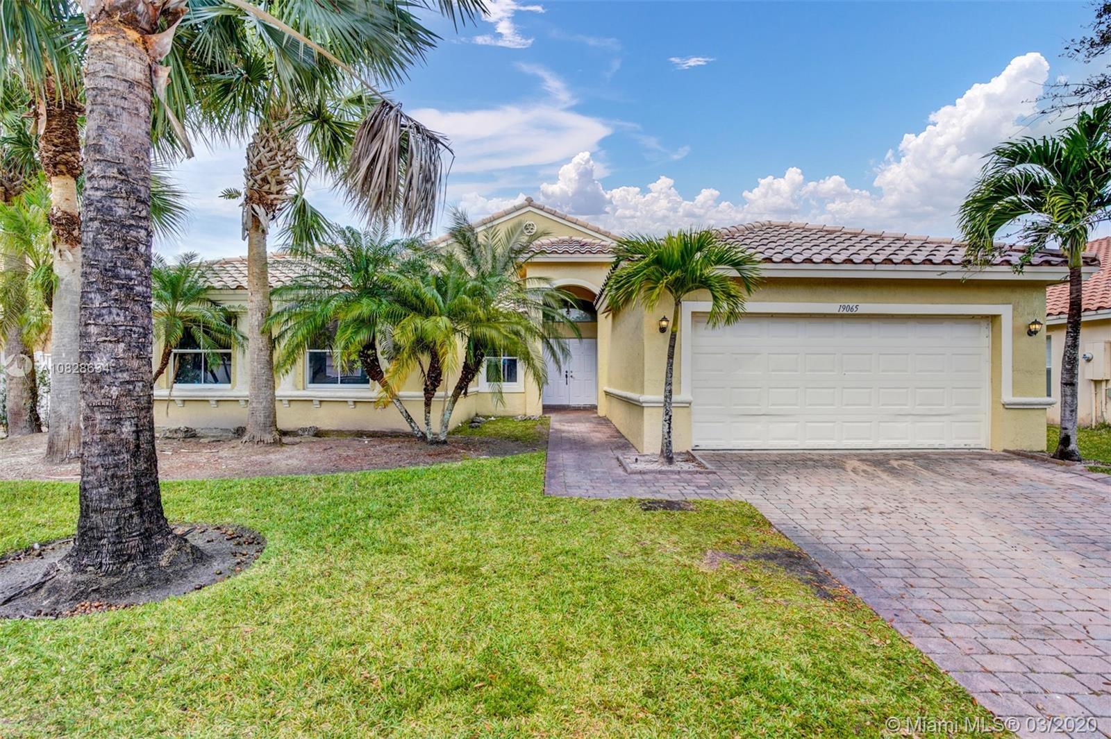 19065 SW 7th St, Pembroke Pines, FL 33029