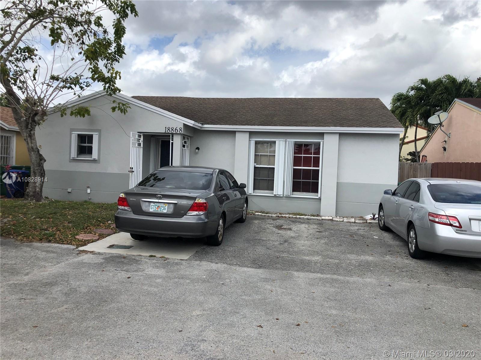 18868 NW 63rd Ct Cir, Hialeah, FL 33015