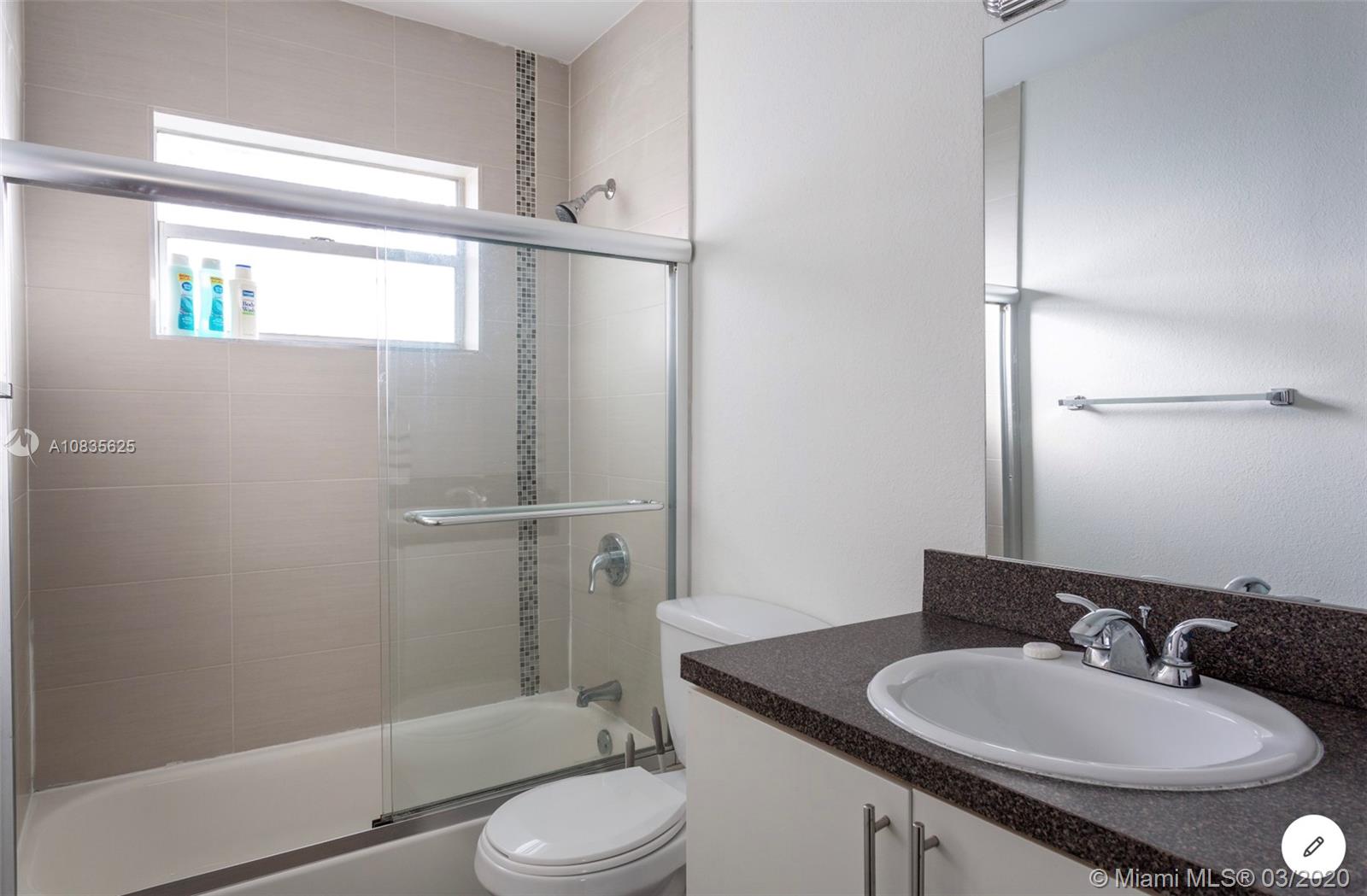 4015 Indian Creek Dr 302, Miami Beach, Florida 33140, ,1 BathroomBathrooms,Residentiallease,For Rent,4015 Indian Creek Dr 302,A10835625