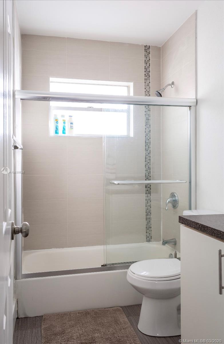 4015 Indian Creek Dr 302, Miami Beach, Florida 33140, ,1 BathroomBathrooms,Residentiallease,For Rent,4015 Indian Creek Dr 302,A10835625