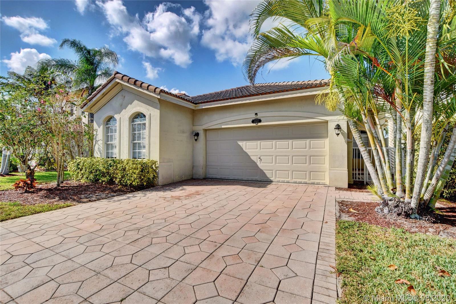 10637 Falls St, Wellington, FL 33414