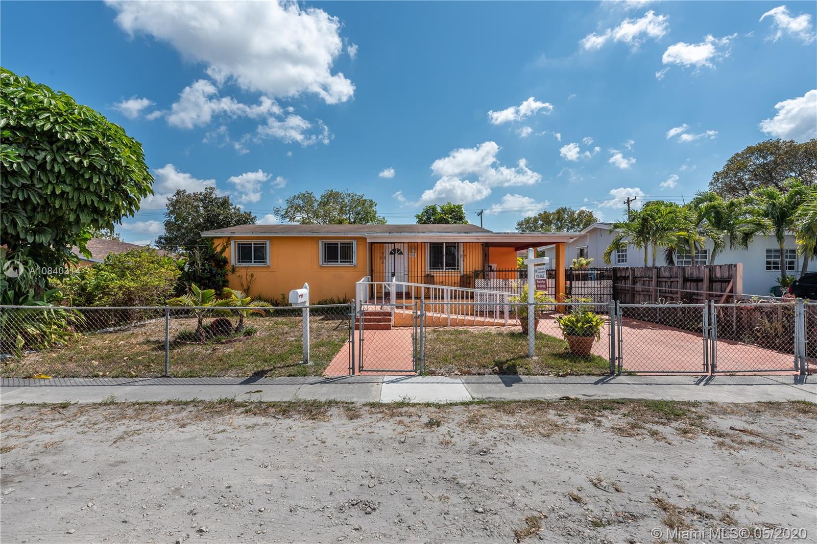 88 W 44th St, Hialeah, FL 33012