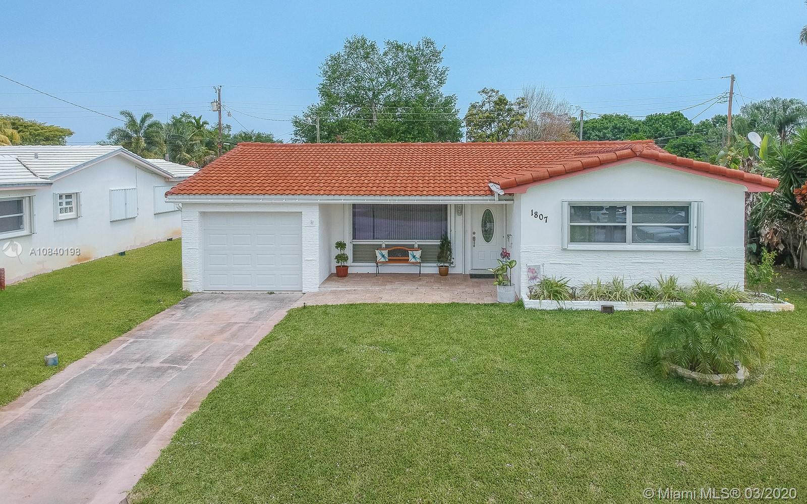 1807 N 39th Ave, Hollywood, FL 33021