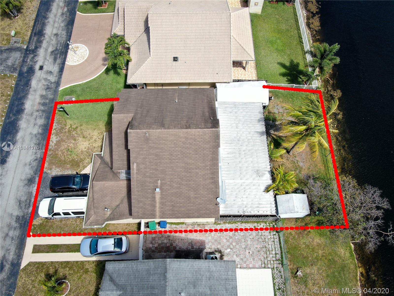 Hialeah, FL 33015,18711 NW 77th Ct