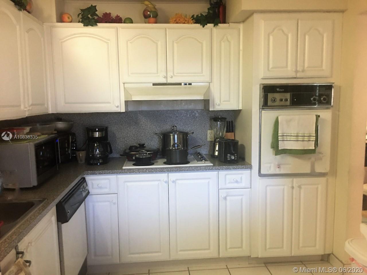 Weston, FL 33326,399 Lakeview Dr #101