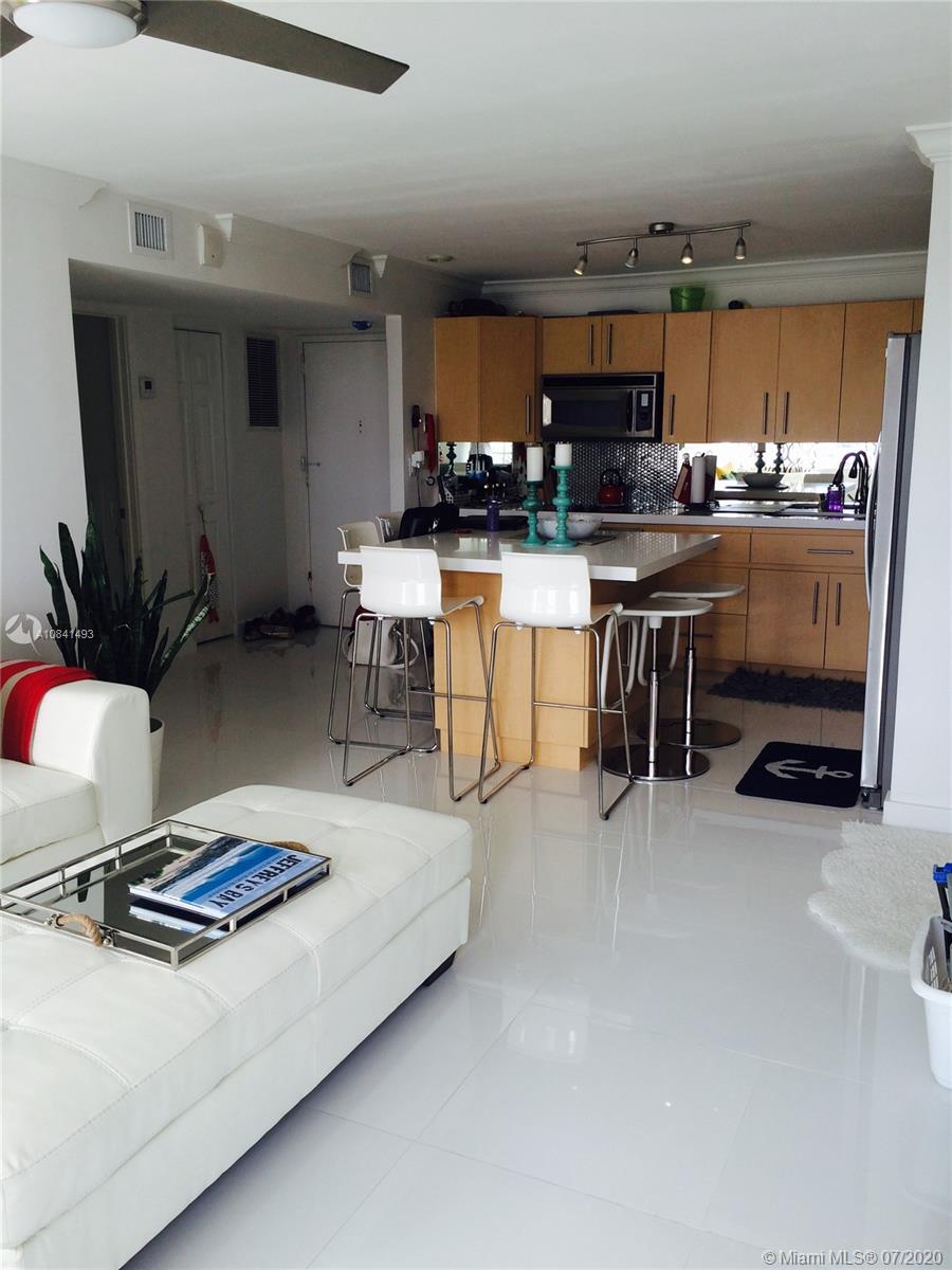 Miami Beach, FL 33141,7135 Collins Ave #923