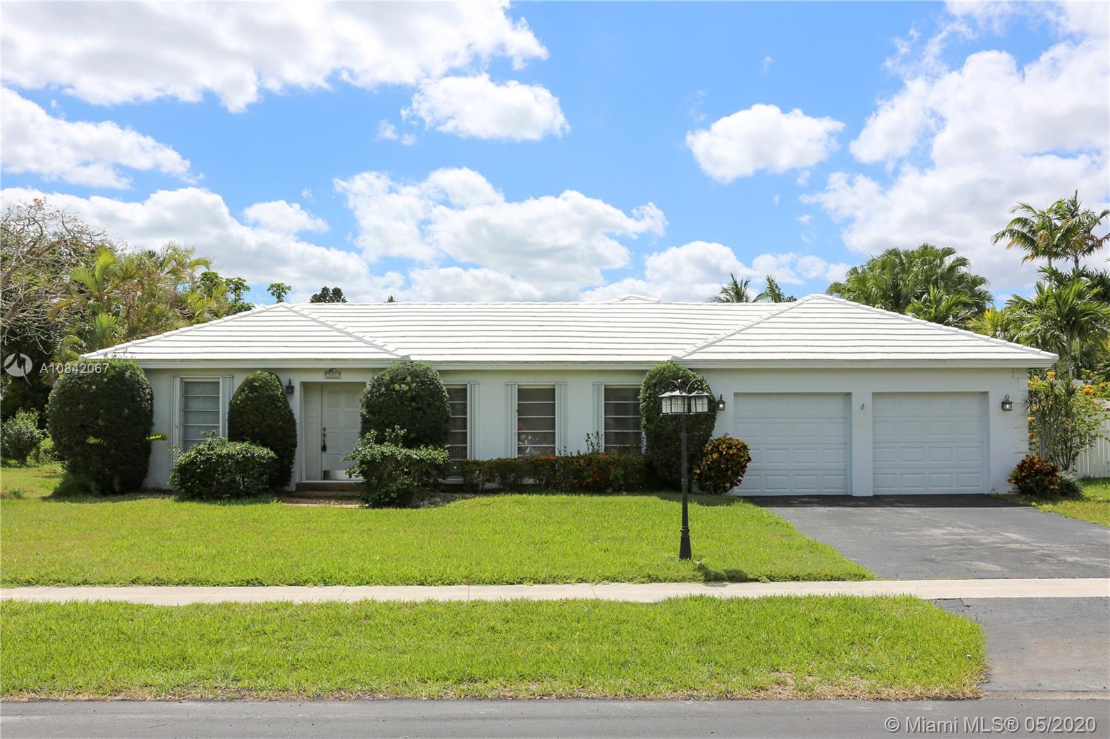 521 El Dorado Pkwy, Plantation, FL 33317