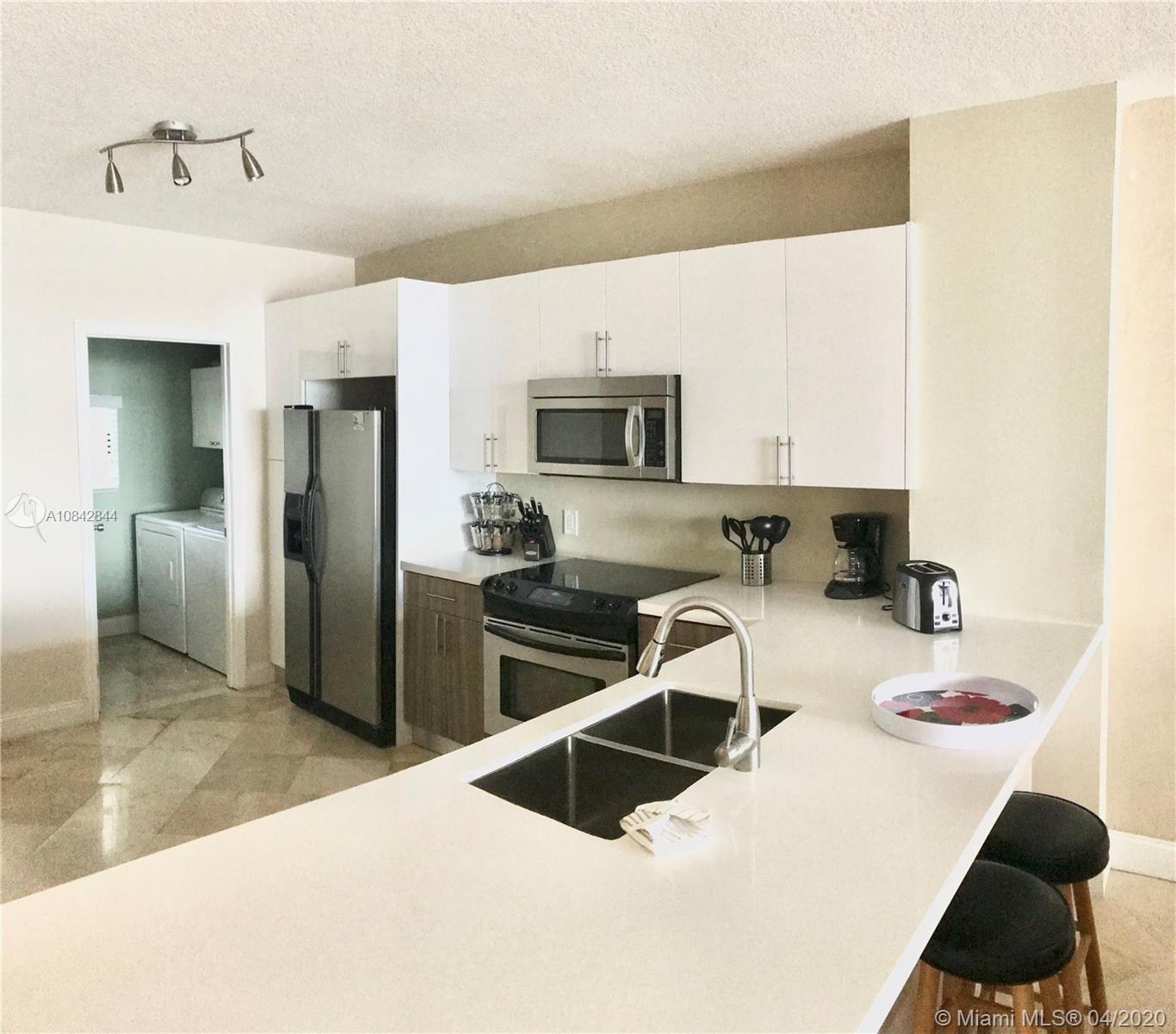 Sunny Isles Beach, FL 33160,17050 N Bay Rd #1004