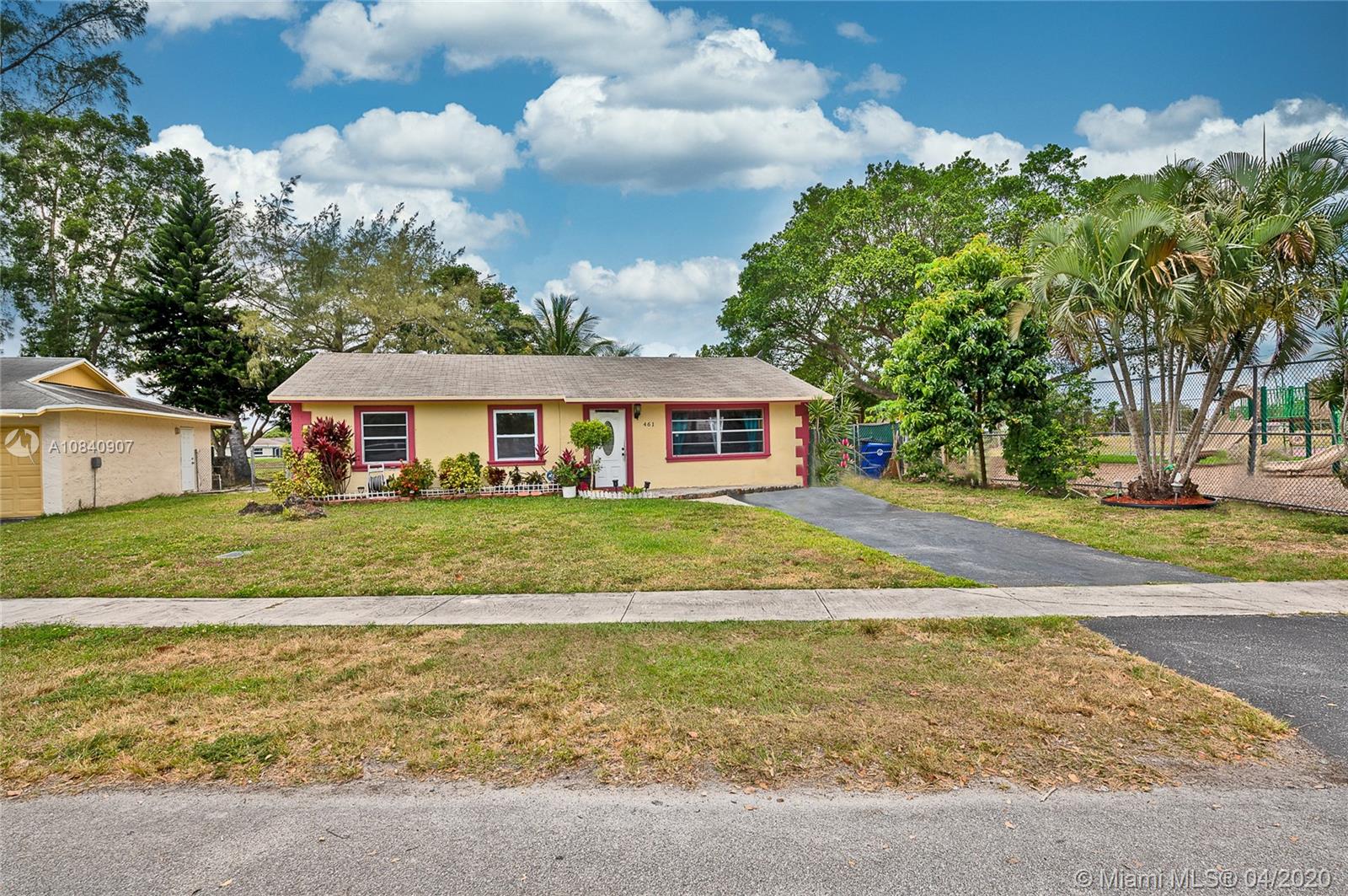 461 SW 83rd Ave, North Lauderdale, FL 33068