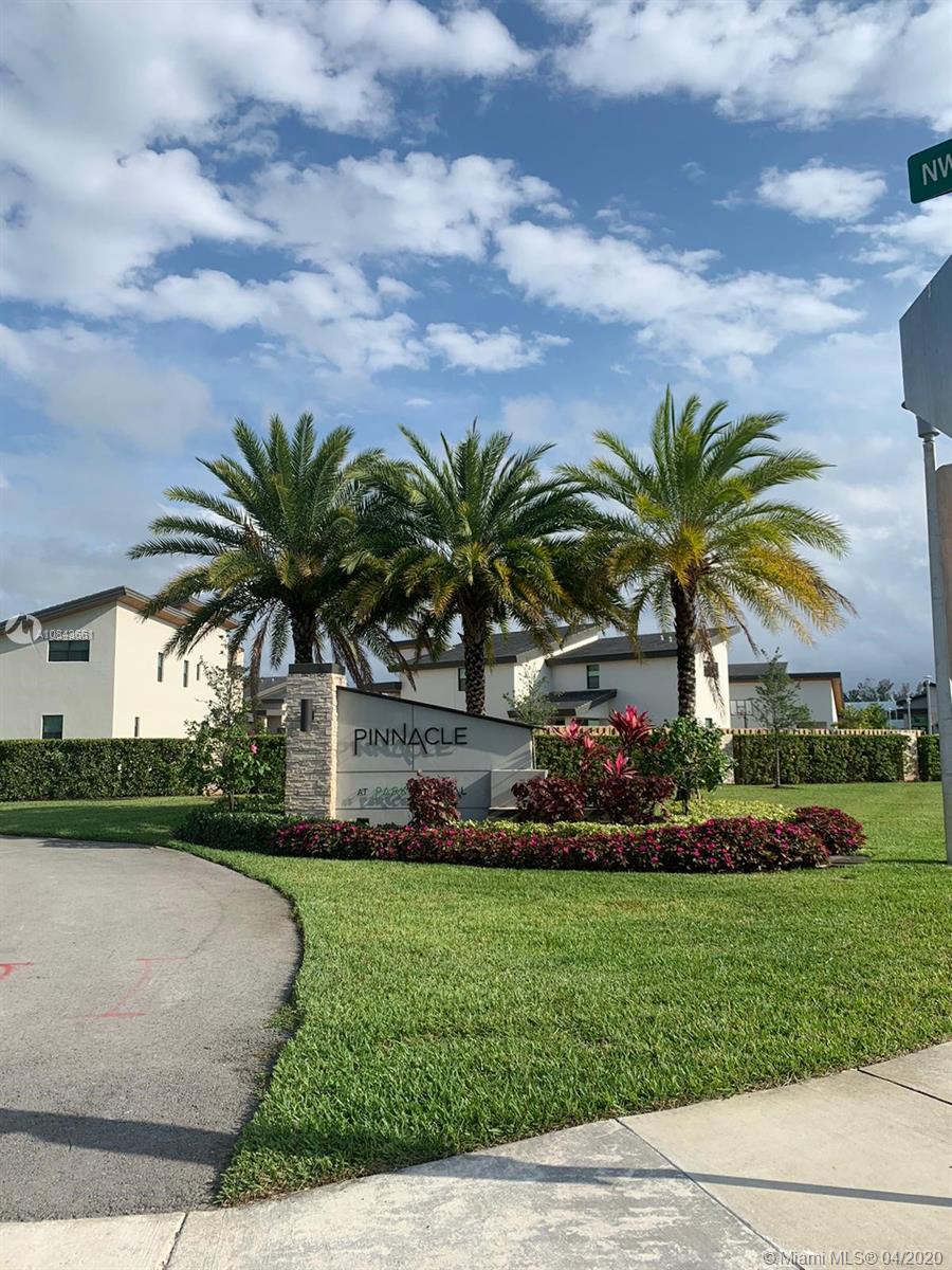 Doral, FL 33178,10221 NW 76th Ln