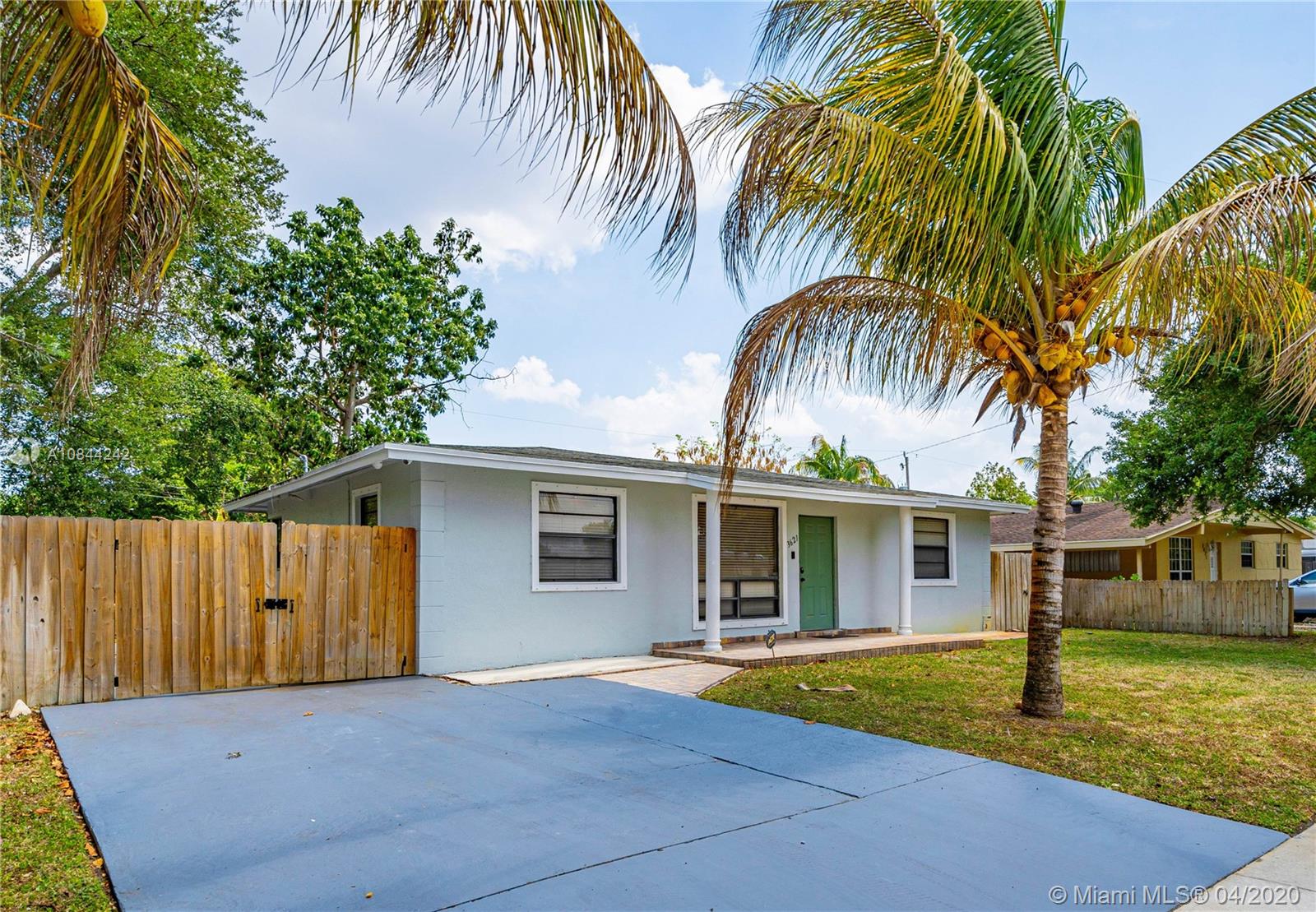 3621 SW 33rd Ave, West Park, FL 33023