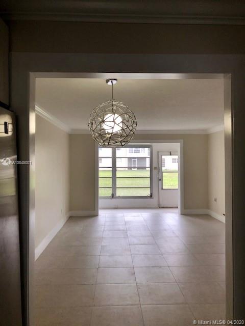 Sunrise, FL 33322,3001 E Sunrise Lakes Dr #104