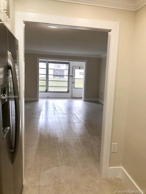 Sunrise, FL 33322,3001 E Sunrise Lakes Dr #104