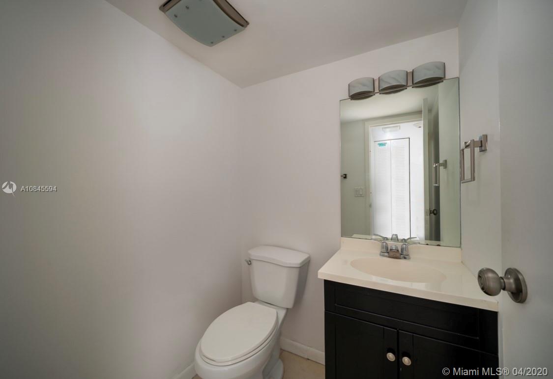 Sunny Isles Beach, FL 33160,100 Bayview Dr #1011