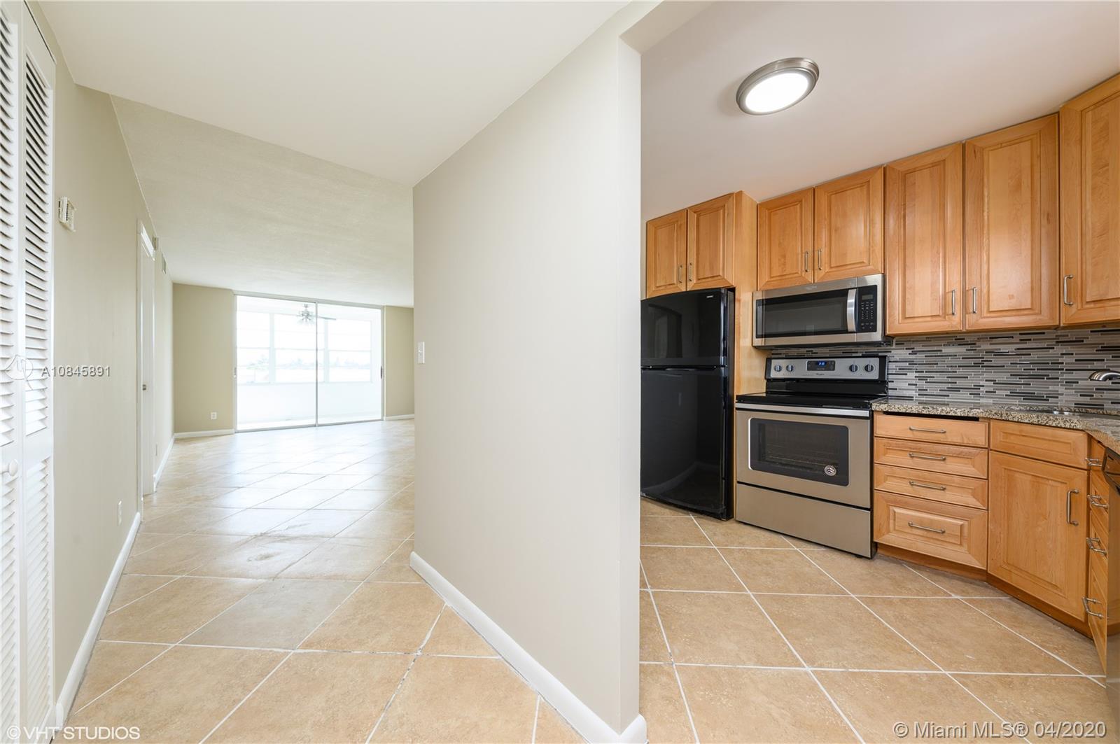 Sunrise, FL 33322,9350 Sunrise Lakes Blvd #205