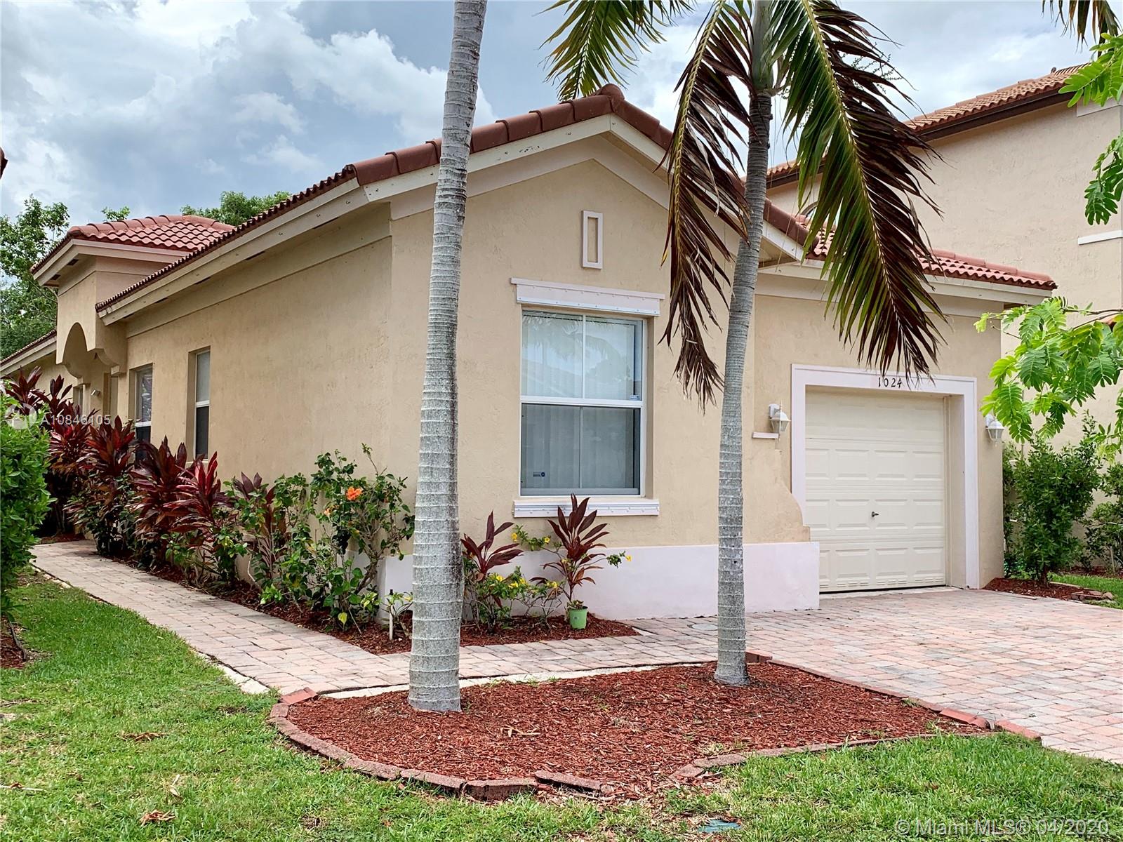 1024 NE 40th Rd, Homestead, FL 33033