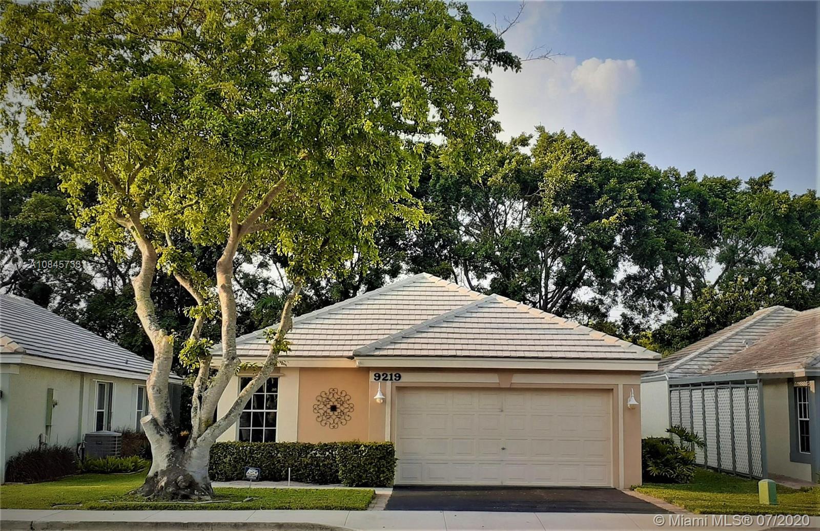 Davie, FL 33328,9219 Arborwood Cir