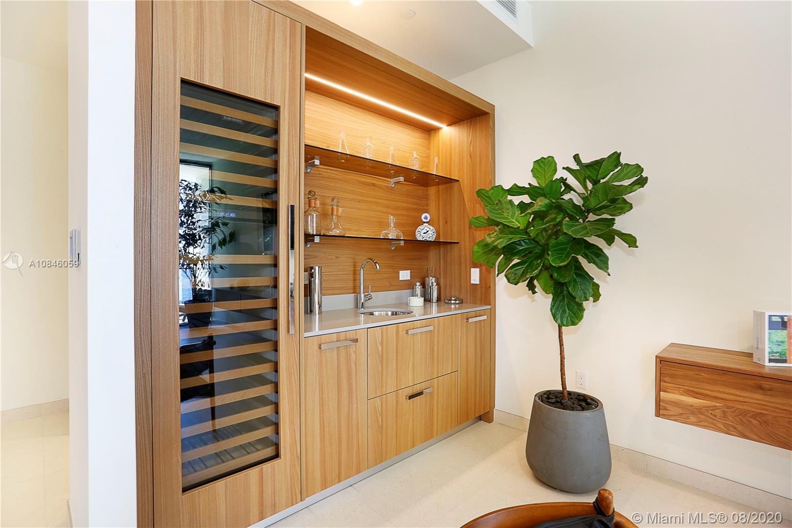 Coconut Grove, FL 33133,3581 E Glencoe St #403