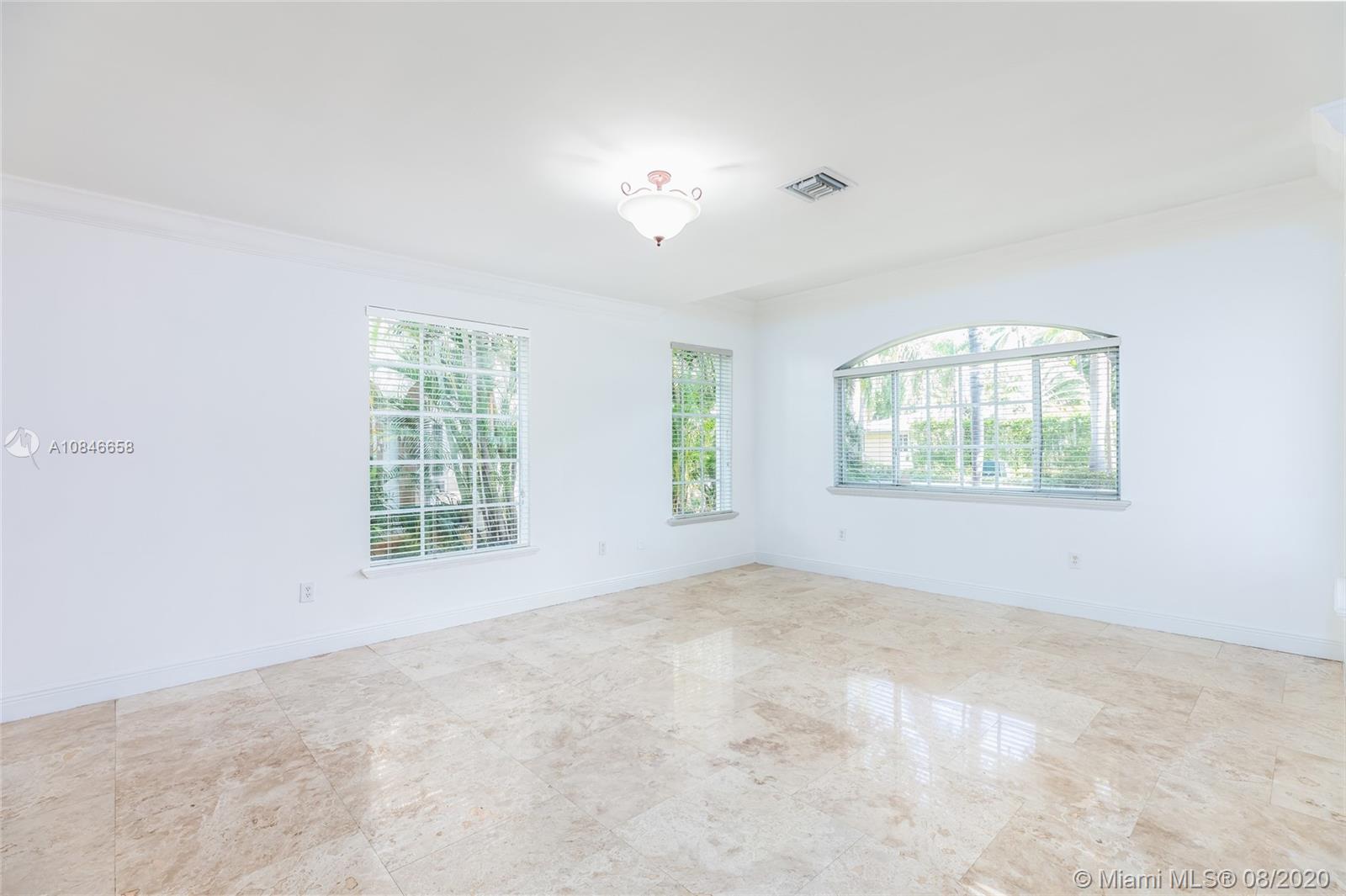 Miami Shores, FL 33138,550 NE 96 ST