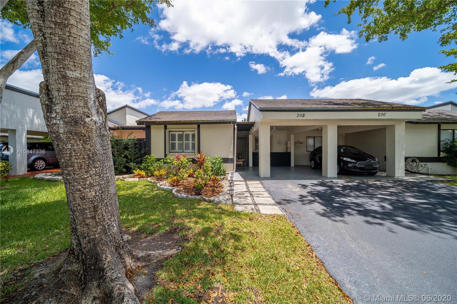 Weston, FL 33326,292 Fairway Cir