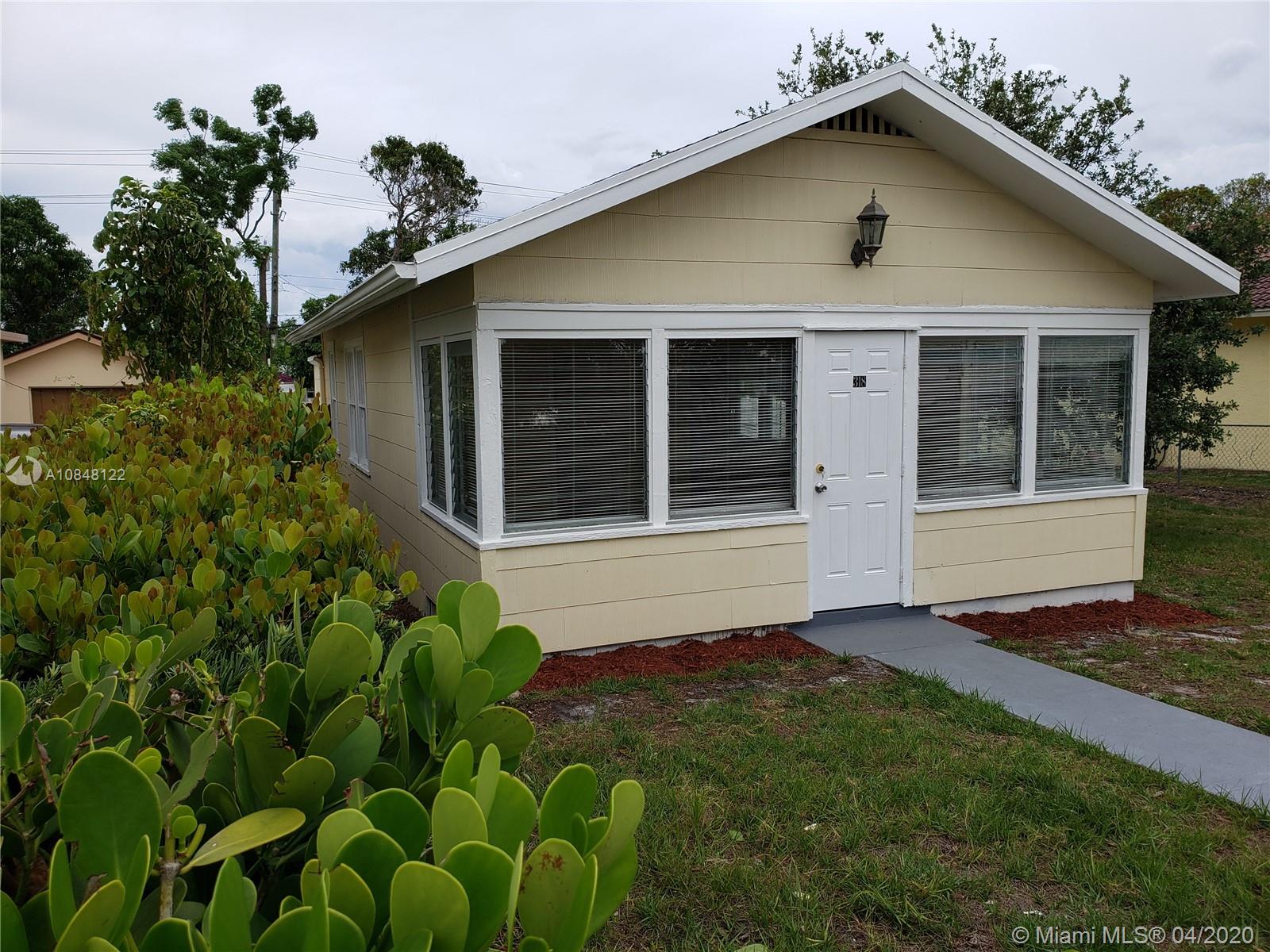 318 N B Street, Lake Worth, FL 33460