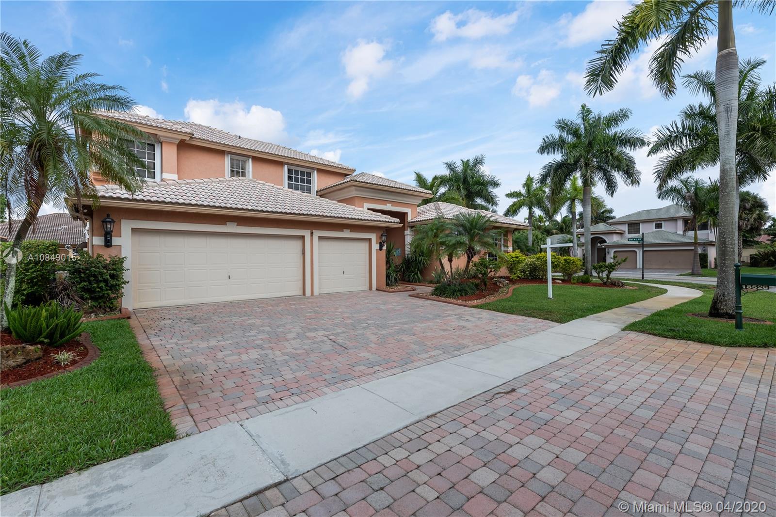 Miramar, FL 33029,18526 SW 41st St