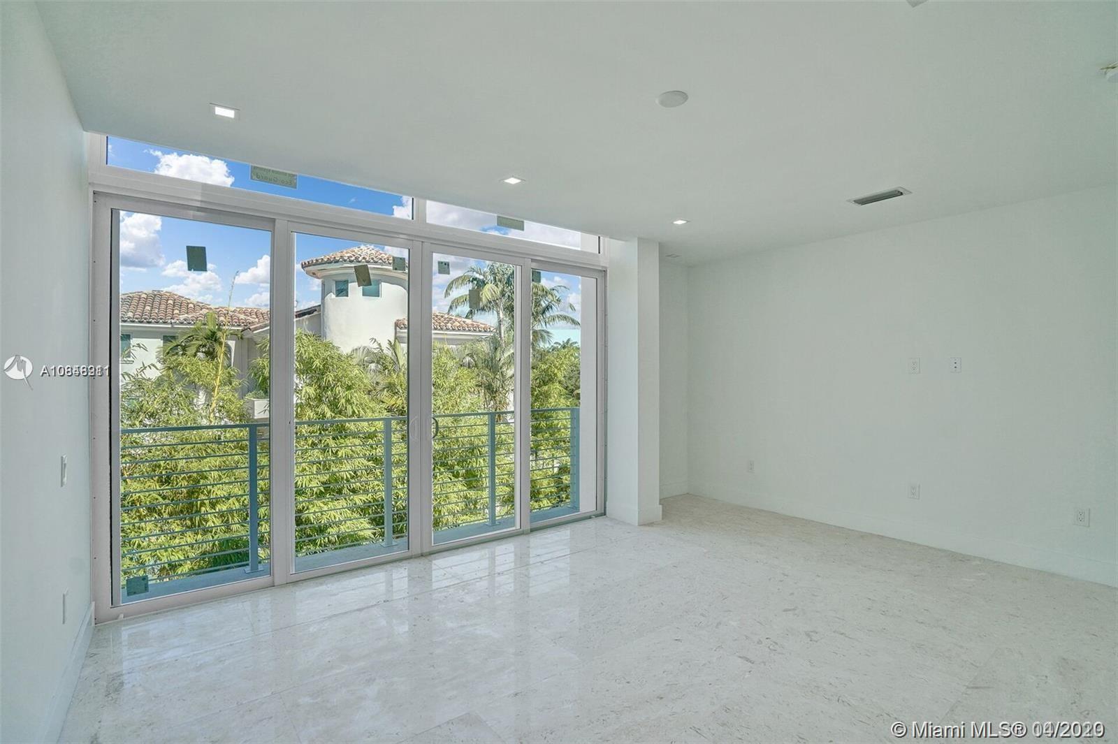 Key Biscayne, FL 33149,610 Ridgewood Rd