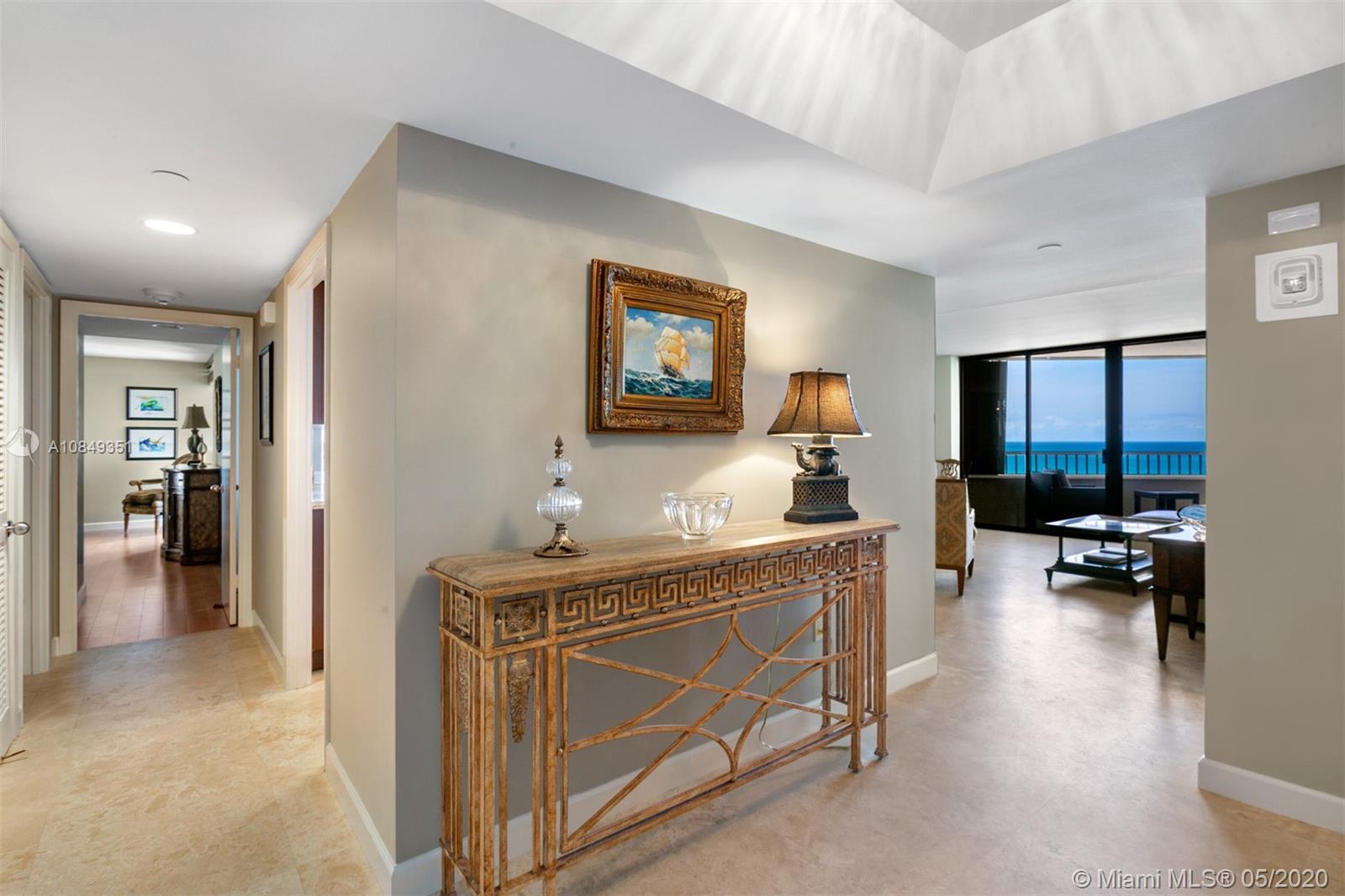 Singer Island, FL 33404,5070 N Ocean Drive #16D