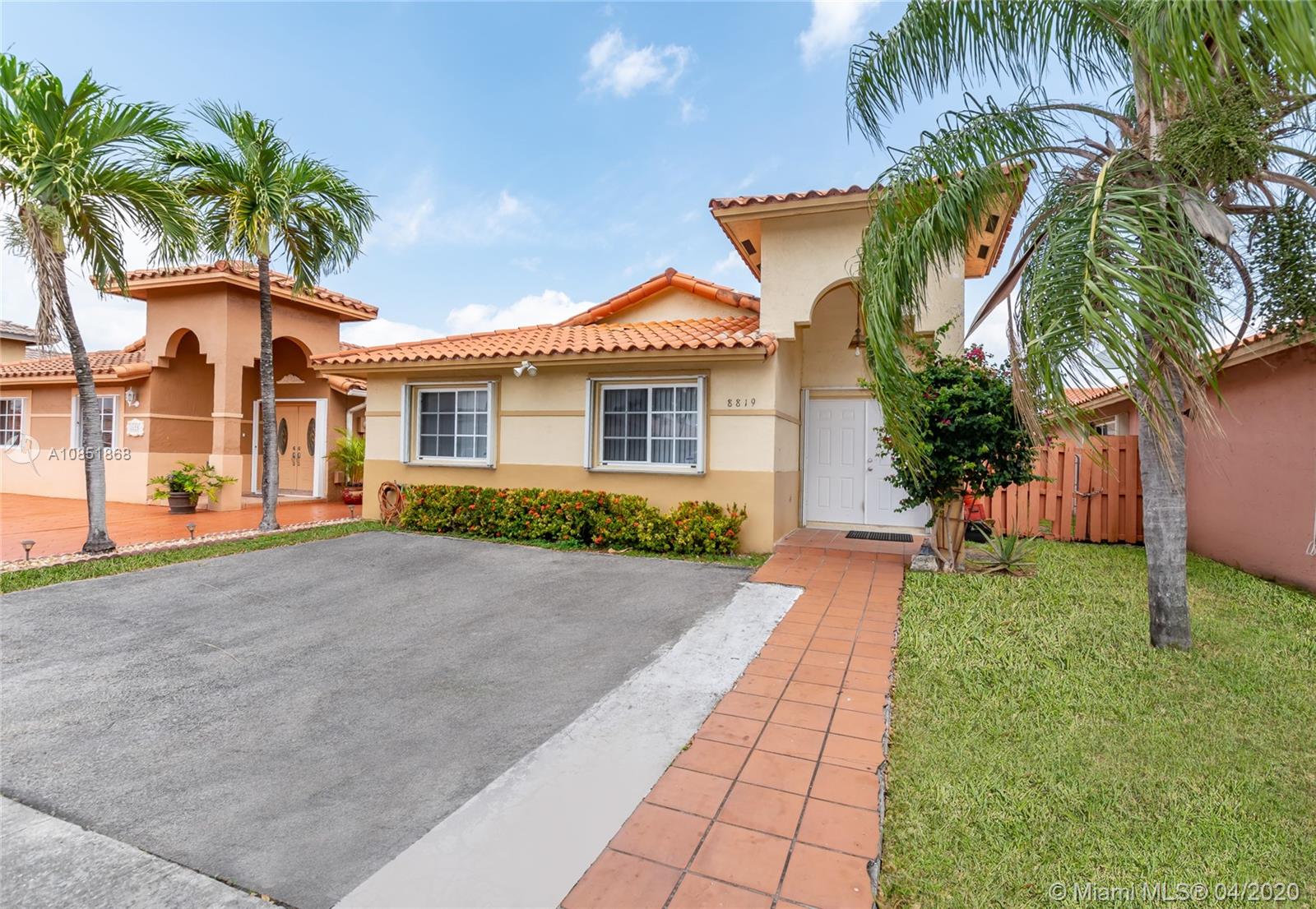 8819 NW 110th Ln, Hialeah Gardens, FL 33018