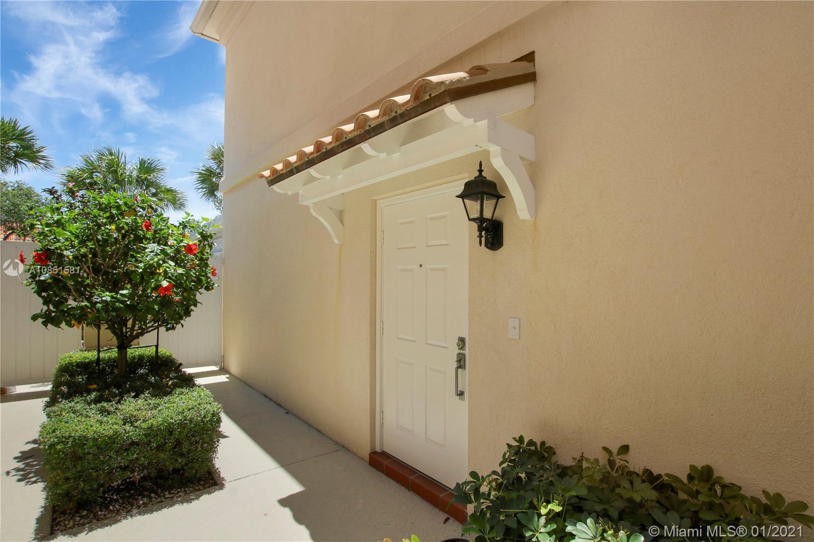 Tequesta, FL 33469,16 Laurel Oaks Cir